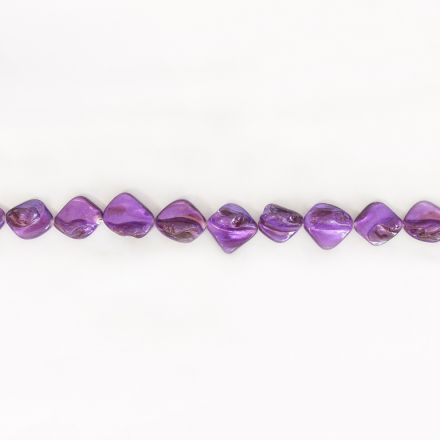 МЪНИСТА ОТ СЕДЕФ - ПЛОЧКА НЕПРАВИЛНА - 20х20мм ЛИЛАВО 70 - НАНИЗ (23бр.) Отвор-1.0мм