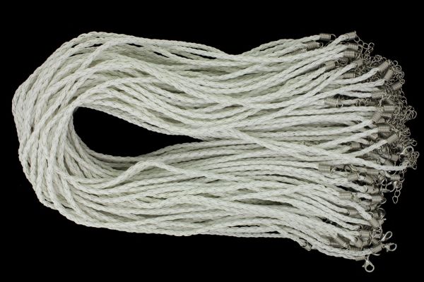 ВРЪЗКА СЪС ЗАКОПЧАЛКА - ПЛЕТЕНА КОЖА 3мм - КОЛИЕ - 45+5см БЯЛО 04 - ПАКЕТ 100 бр.