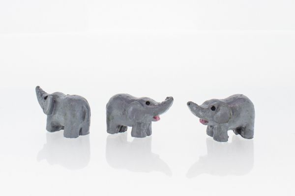 СУВЕНИРИ - ФИГУРКИ ОТ ПОЛИРЕЗИН - СЛОН 02 - 24х13х13мм СИВО - 50 бр.