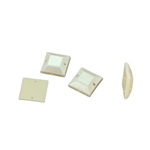 МЪНИСТА ЗА ПРИШИВАНЕ - ПЛАСТМАСОВИ ПЕРЛИ - КВАДРАТ ФАСЕТИРАН - 12х12х3мм ЕКРЮ 14 - ПАКЕТ 250 гр. (720 бр.) Отвор-1.0мм