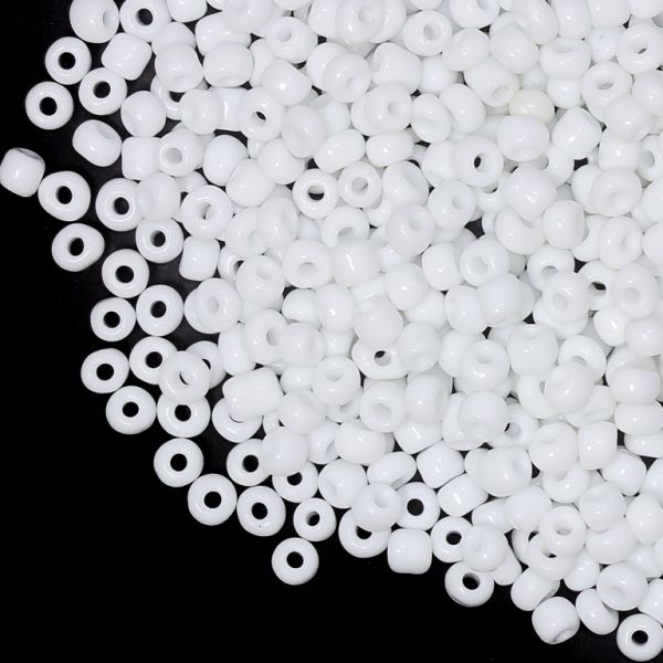 GLASS SEED BEADS - BALL 4mm - OPAQUE - WHITE 41 - 50g Hole-1.5mm