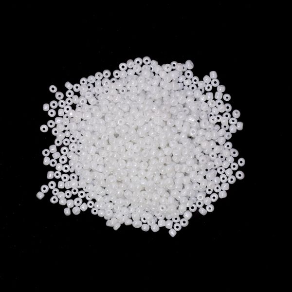GLASS SEED BEADS - BALL 4mm - CEYLON - WHITE 141 - PACKAGE 450g Hole-1.5mm