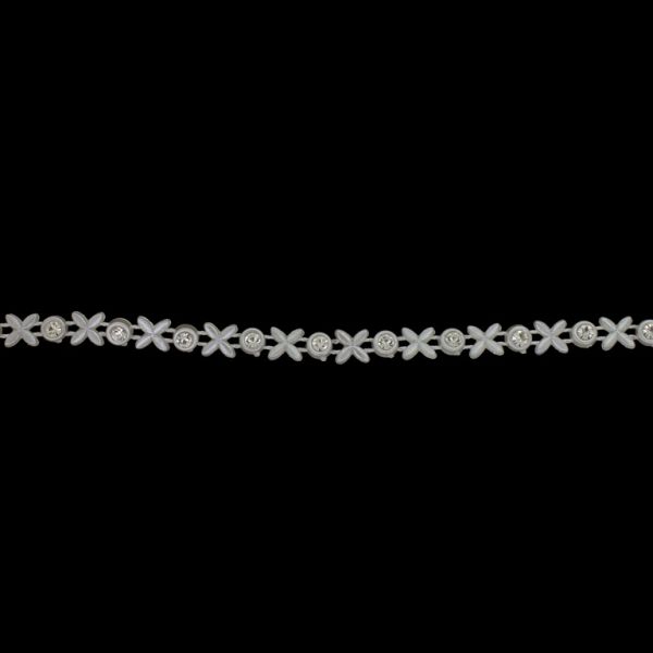 PLASTIC BEADED TRIM GARLAND - FLOWER 14 AND CRYSTAL - 7x6mm ECRU WITH WHITE - ROLL 10yards(9m)