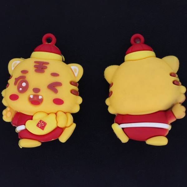 PLASTIC BEADS - SILICONE 3D - PENDANT - TIGER 05 - 35x49x24mm ORANGE AND RED - PACKAGE 10pcs.  Hole-3.0mm