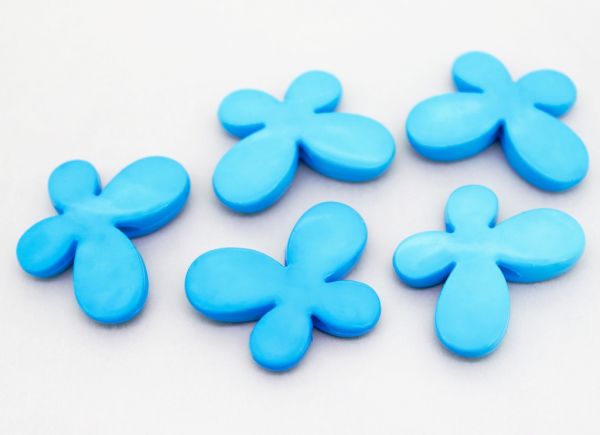 OPAQUE PLASTIC BEADS - BUTTERFLY 01 - SMOOTH - 21x29x6mm BLUE (LIGHT) С30 - PACKAGE 500g Hole-3.0mm (250pcs.)