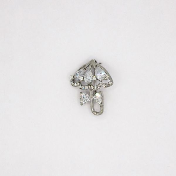 БИЖУТЕРИЯ - БРОШКА - ЦИРКОН - ЧАДЪР В120 - 2.4х2.9см НИКЕЛ И БЯЛО - ПАКЕТ 2 бр.