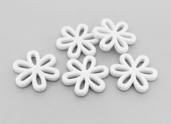 OPAQUE PLASTIC BEADS - FLOWER CONTOUR - 31x4.5mm WHITE С01 - 50g Hole-1.8mm (25pcs.)