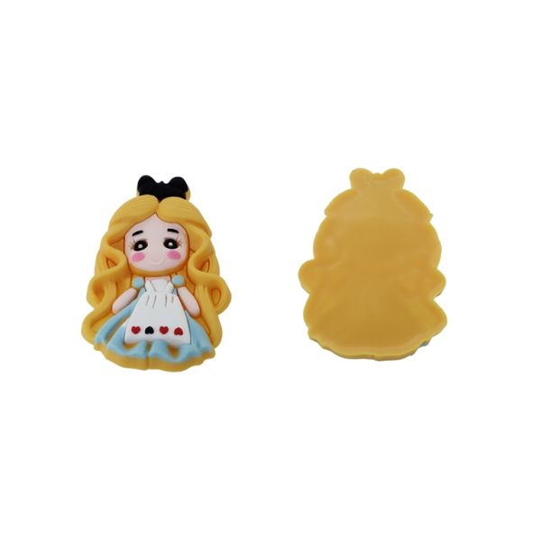 ПЛАСТМАСОВИ МЪНИСТА - ГУМЕНИ 3D - ЗА ЗАЛЕПВАНЕ - МОМИЧЕ 28 АЛИСА - 35х55х8мм ОРАНЖЕВО СВ.-БЯЛО-СИНЬО СВ.- ПАКЕТ 10 бр.