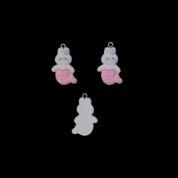 ПЛАСТМАСОВИ МЪНИСТА - РЕЗИН 3D - ВИСУЛКА - ЗАЕК 28 РУСАЛКА - 18х28х7мм БЯЛО-РОЗОВО СВ.-СИНЬО СВ. - 2 бр. Отвор-1.8мм